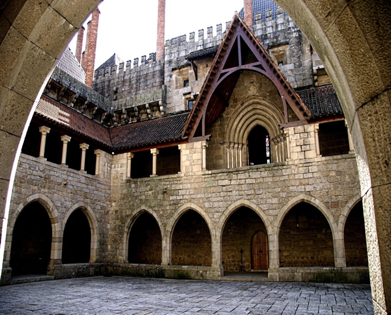 Paço dos Duques de Bragança